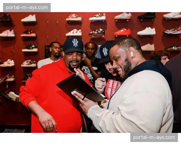 安踏洛杉矶比弗利山庄首店开业，中国品牌全球化战略升级