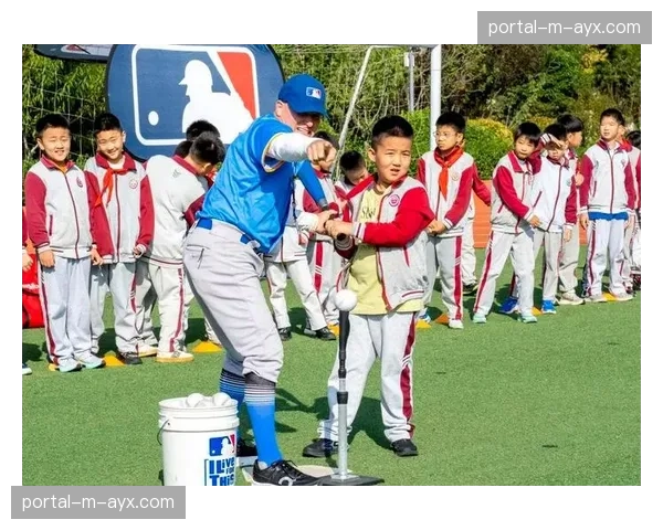 研究显示，参与有组织垒球运动的青少年在团队协作指标上得分更高